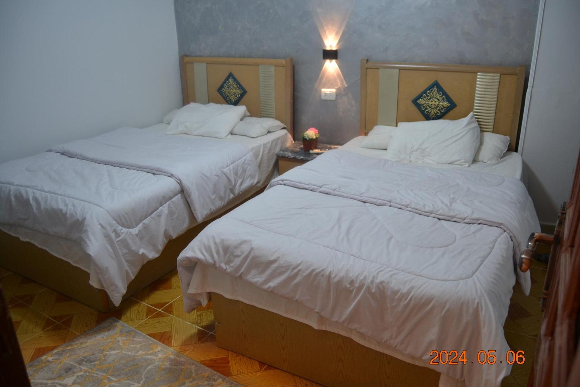 Golden Pyramids Apartment