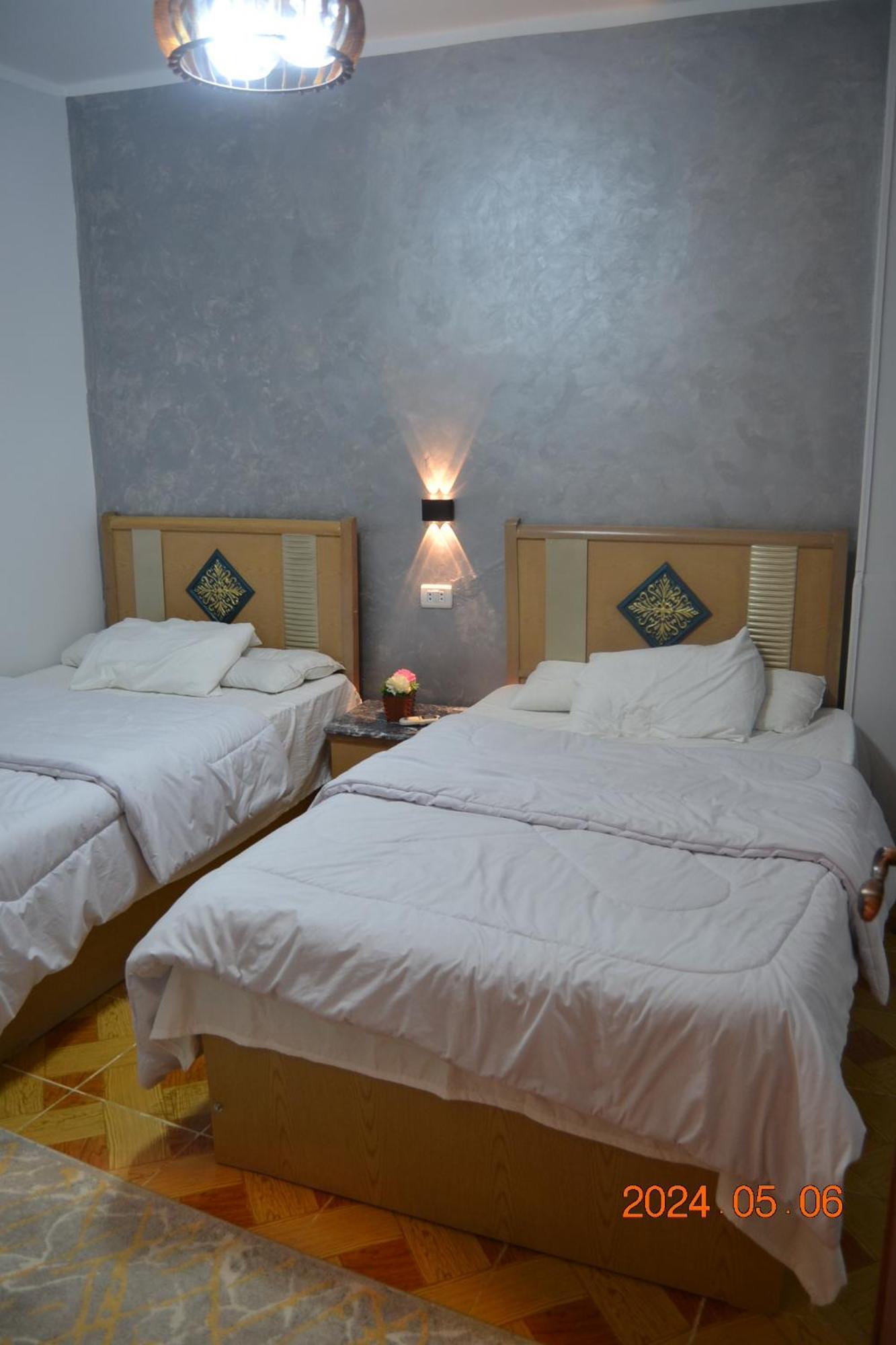 Golden Pyramids Apartment