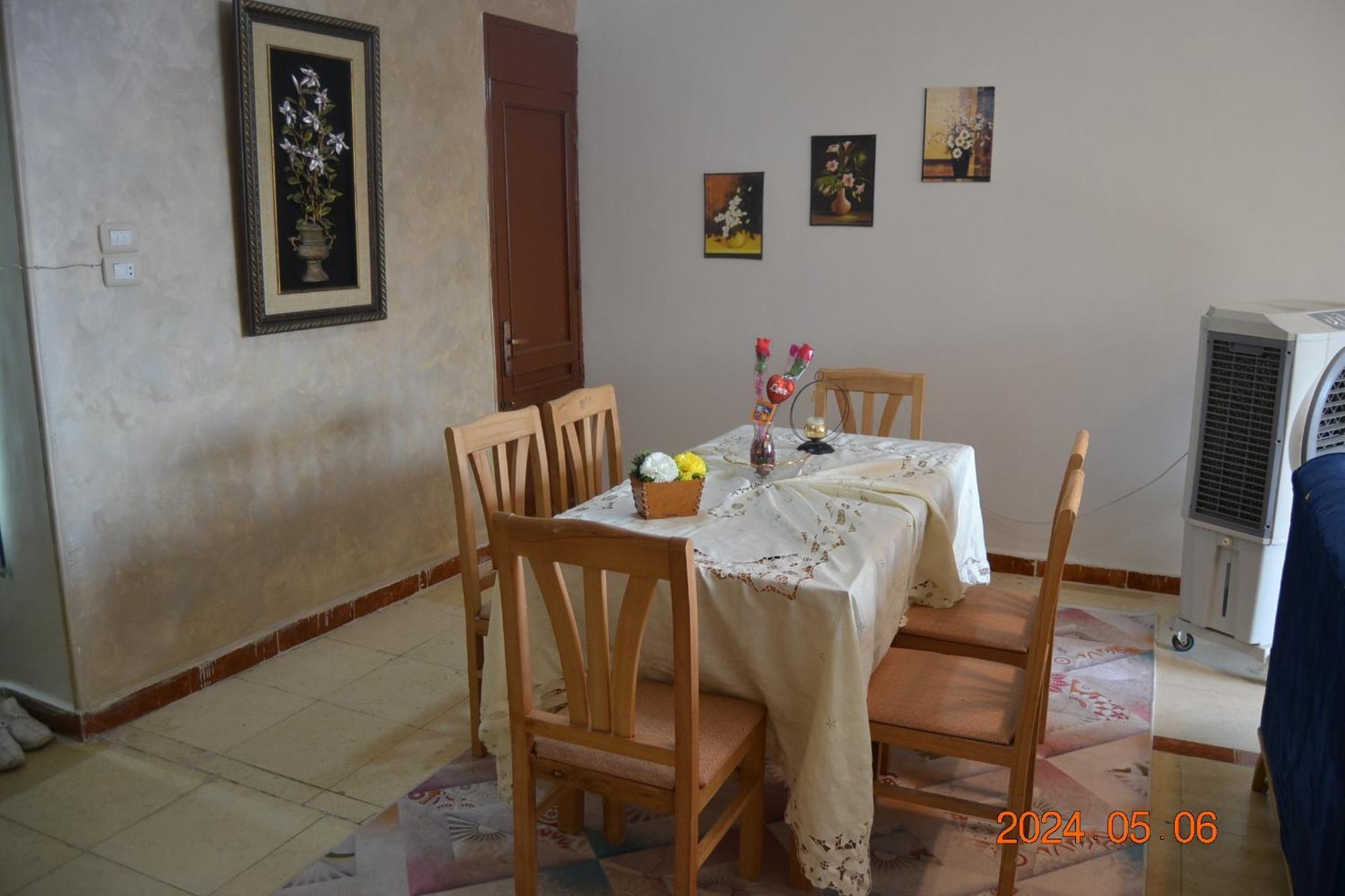 Golden Pyramids Apartment